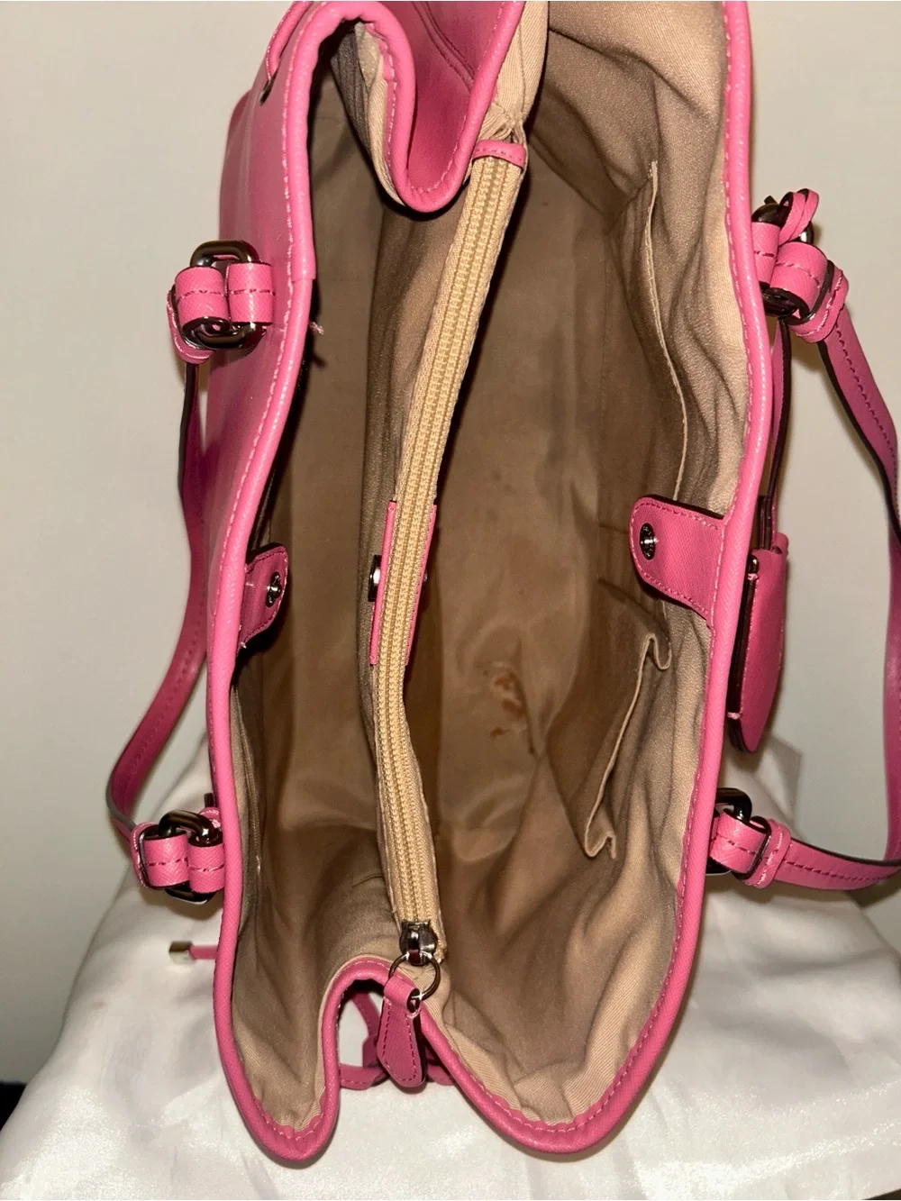 Coach Peyton Leather Drawstring Carryall Bag in the vibrant "Pomegranate" - Picture 10 of 12